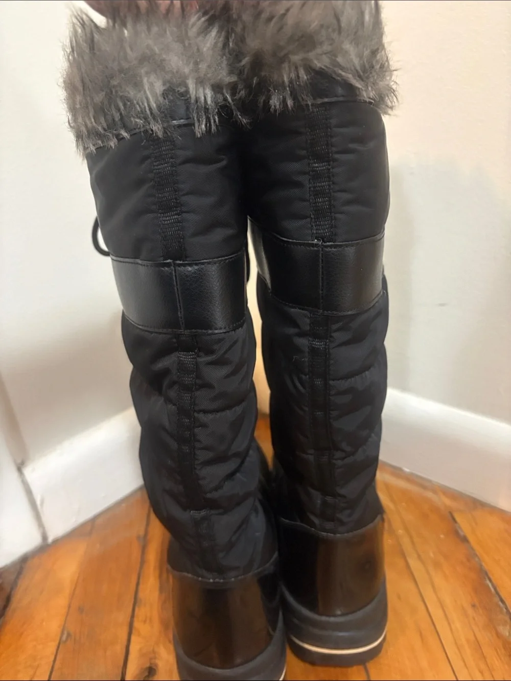 Aldo Women’s Black Tall Faux-Fur Trim Winter Lace-Up Boots, Size 9